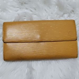 Yellow 💛 epi wallet